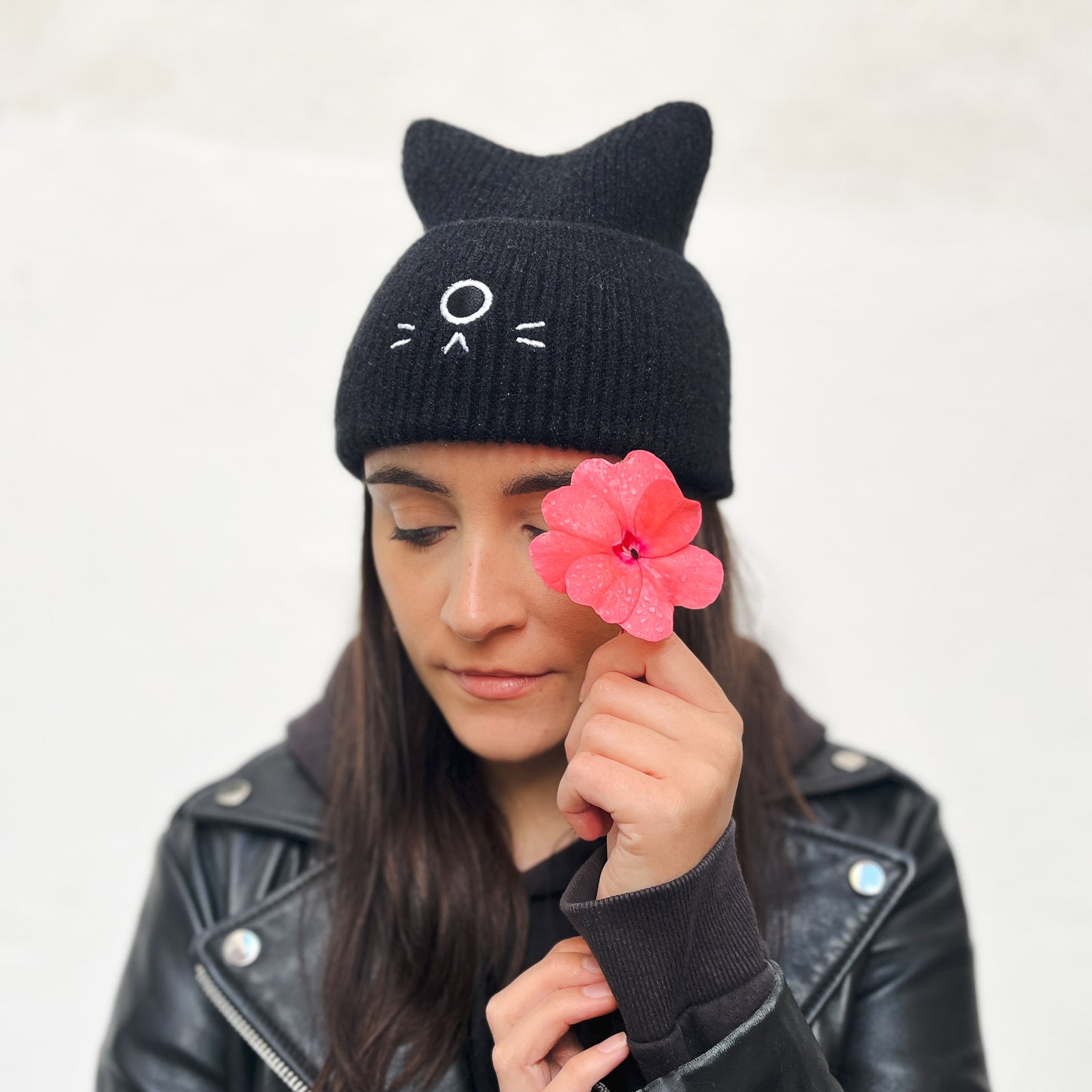 Yokai Neko Face - Beanie with Cat Ears - Black